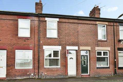 2 bed property, in Beaconsfield Road, £280,000