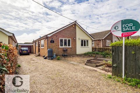 2 bed property, in Post Office Road, £300,000