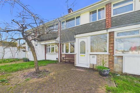 3 bed property, in Oldfields Crescent, £190,000
