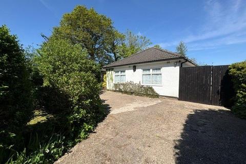 3 bed property, in Hooton Road, £375,000