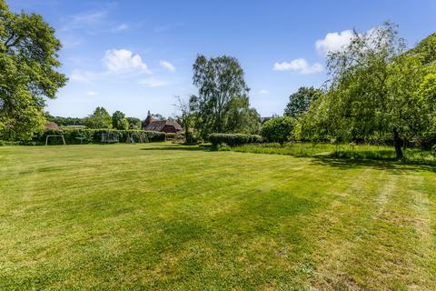 5 bed property, in Station Road, £2,500,000