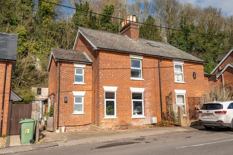 3 bed property, in London Road, £450,000