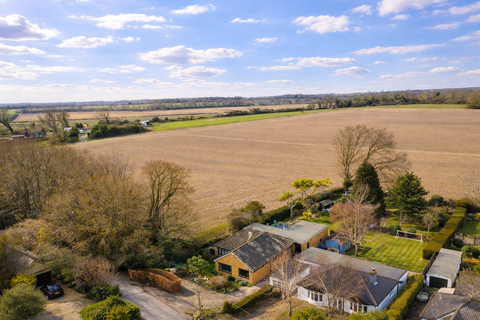 4 bed property, in Westcourt Lane, £600,000