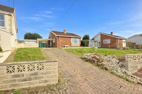 2 bed property, in Gowerton Road, £250,000