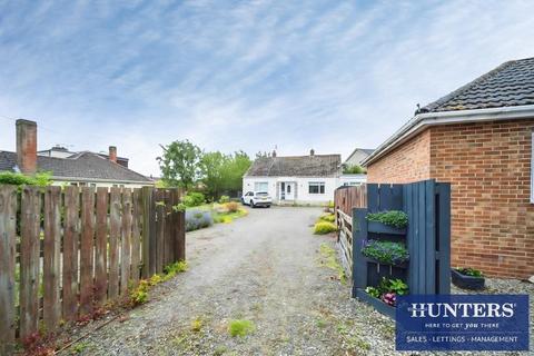 3 bed property, in Mile Road, £249,950
