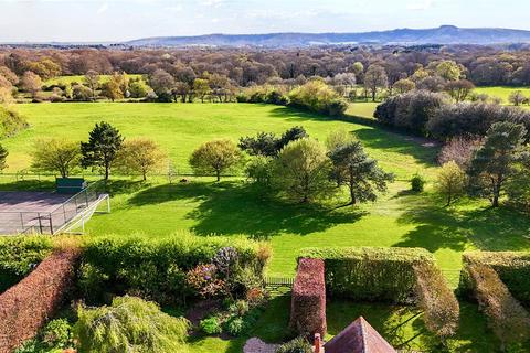 5 bed property, in Peppers Lane, £6,000,000