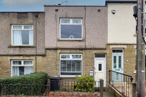 2 bed property, in Calderdale, £130,000