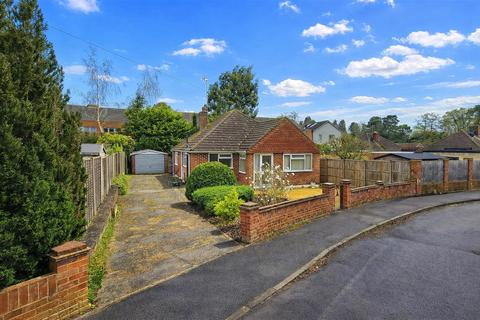 3 bed property, in Andrews Close, £550,000
