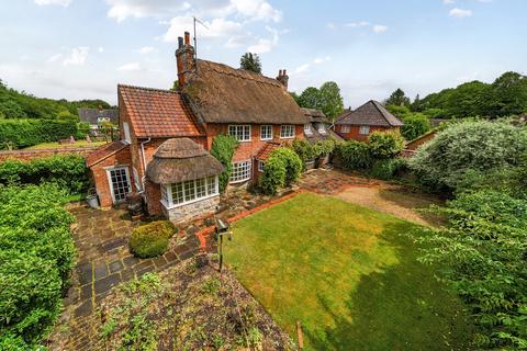 4 bed property, in Lockeridge, £700,000