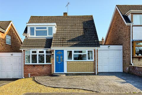3 bed property, in 12 Hazel Gardens, £315,000