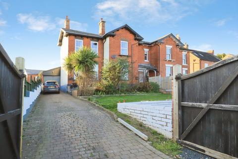 4 bed property, in Severn Road, £385,000