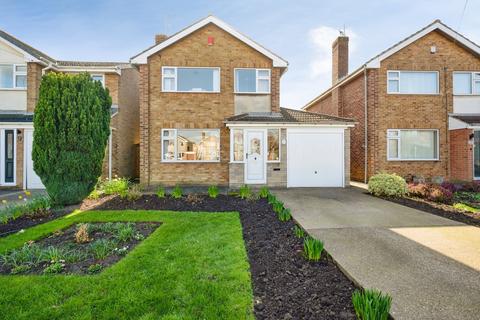 3 bed property, in Norwich Close, £240,000