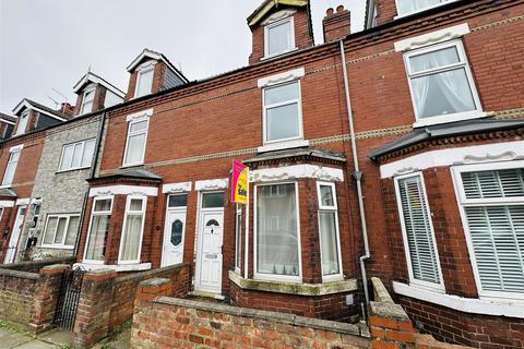 3 bed property, in Jackson Street, £100,000