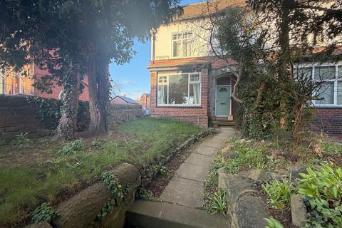 5 bed property, in St. Michaels Villas, £450,000