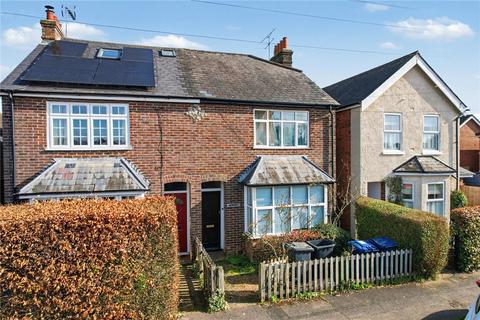 3 bed property, in Manor Road, £495,000