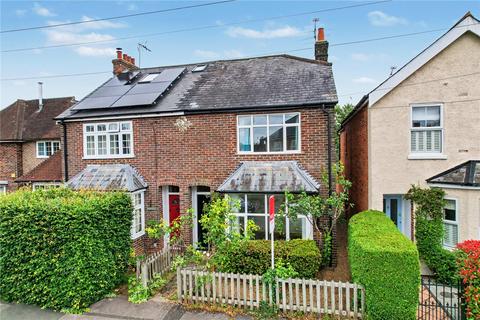 3 bed property, in Manor Road, £475,000