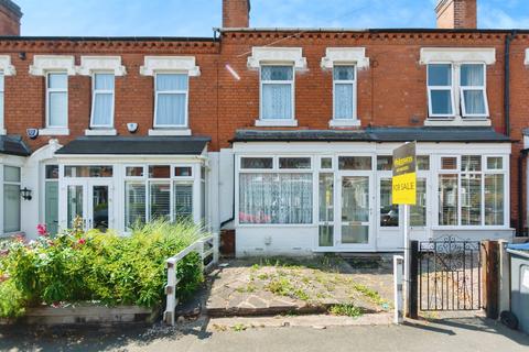 3 bed property, in Earls Court Road, £260,000