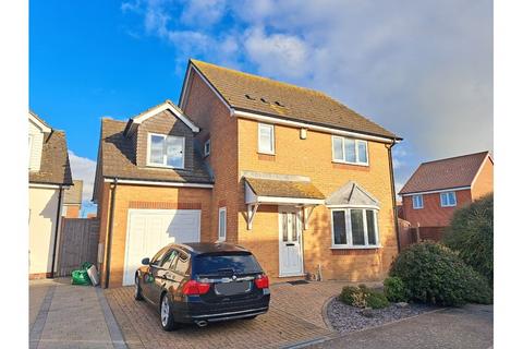 4 bed property, in Fenton Court, £425,000
