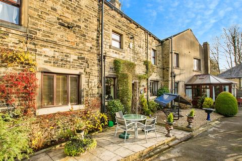 4 bed property, in Master Lane, £475,000