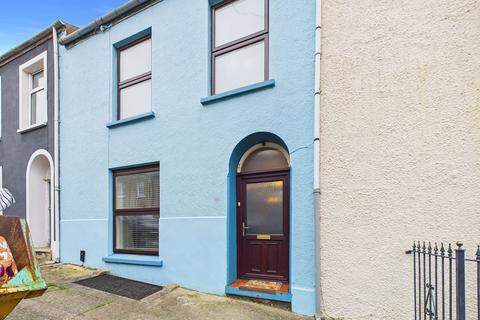3 bed property, in Church Street, £185,000