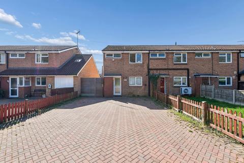 3 bed property, in Ashburnham Walk, £400,000
