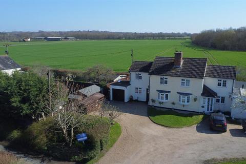 2 bed property, in Hull Lane, £375,000