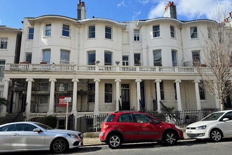 1 bed property, in 27, £290,000