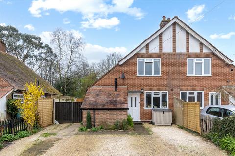 3 bed property, in Heathfield Gardens, £375,000