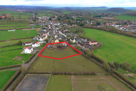 Land, in Knowle Lane, £675,000