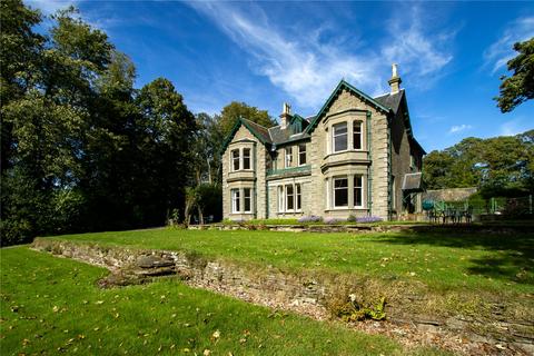 5 bed property, in Pitpointie House, £500,000