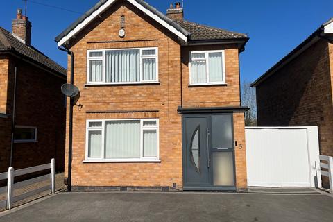 3 bed property, in Woodcroft Avenue, £375,000
