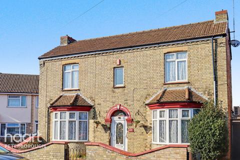 3 bed property, in Scotney Street, £290,000