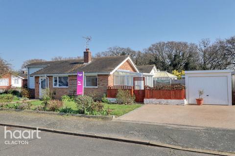 3 bed property, in Shanklin Close, £260,000