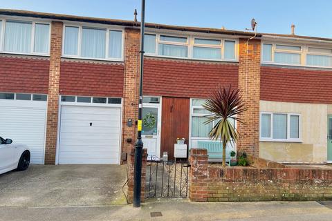 3 bed property, in Village Road, £297,500