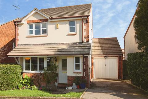 3 bed property, in Lindisfarne Way, £330,000