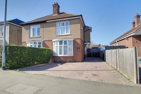 3 bed property, in London Road, £240,000