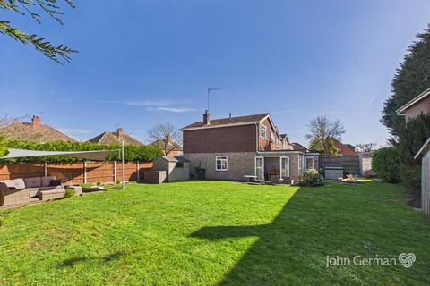 3 bed property, in Burton Road, £315,000