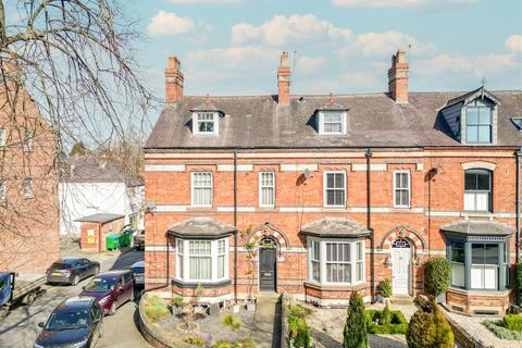 4 bed property, in Bondgate Green, £475,000