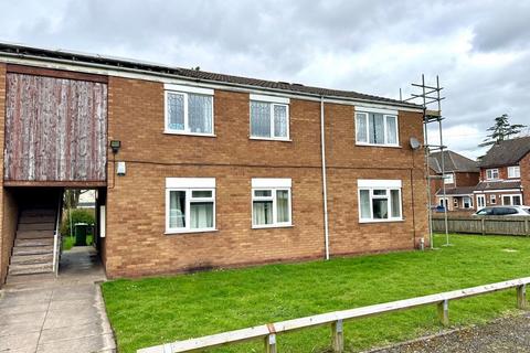 2 bed property, in Broad Way, £60,000
