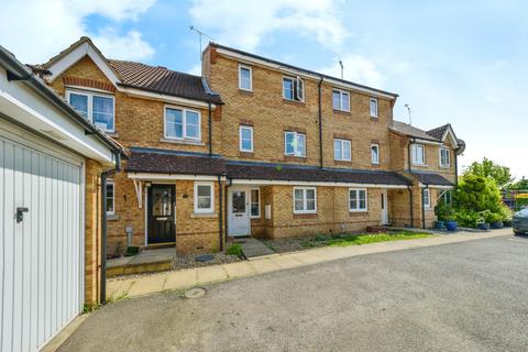 5 bed property, in Gorseway, £475,000