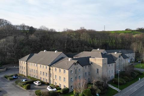 2 bed property, in Gale Close, £150,000