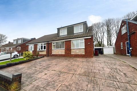 2 bed property, in Windermere Avenue, £230,000