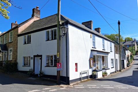 4 bed property, in Church Hill, £400,000