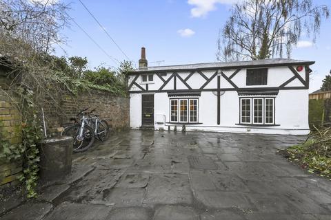 2 bed property, in Flamstead End Road, £550,000