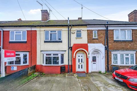 3 bed property, in Kent Road, £325,000