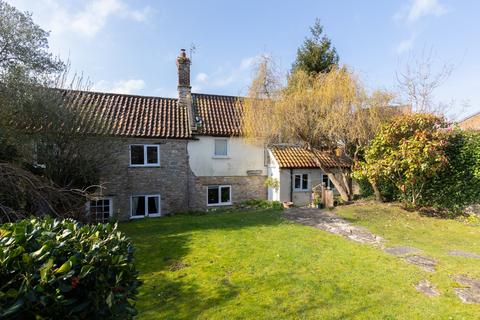 3 bed property, in Off St Thomas Street, £375,000