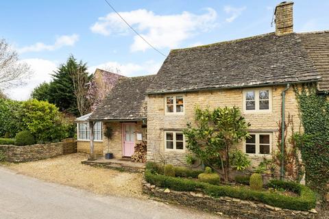 2 bed property, in Shipton Road, £700,000