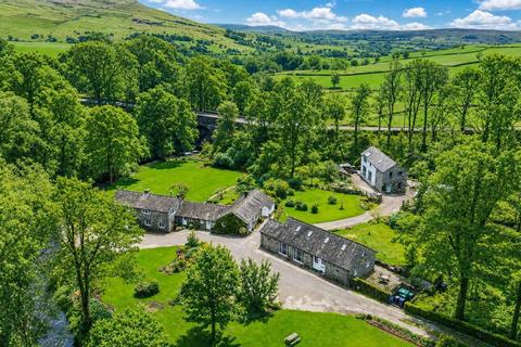 12 bed property, in Kendal LA8, £1,600,000