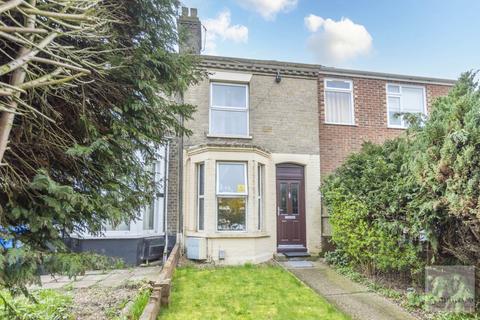 2 bed property, in Dereham Road, £260,000
