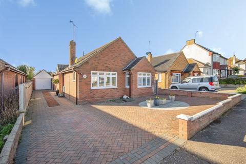3 bed property, in Coan Avenue, £350,000